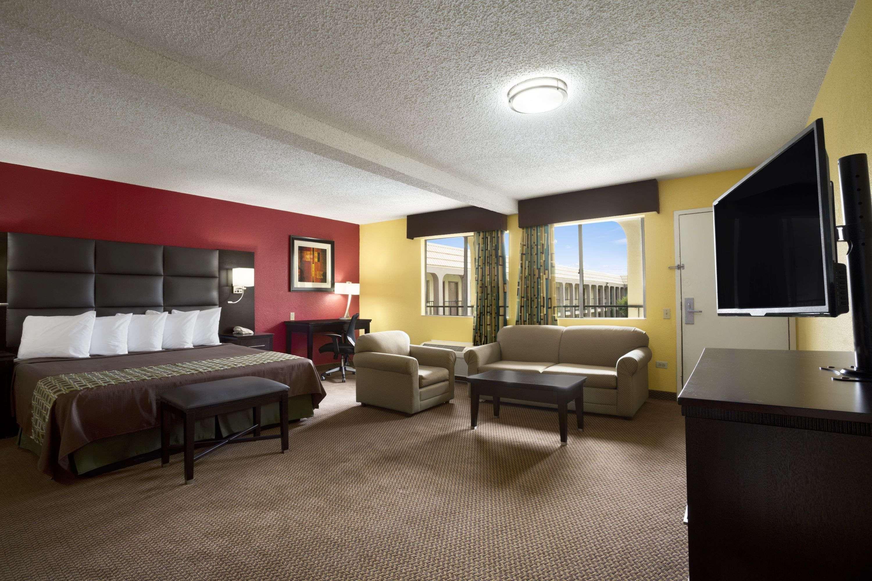 Days Inn By Wyndham Dallas Irving Exterior foto