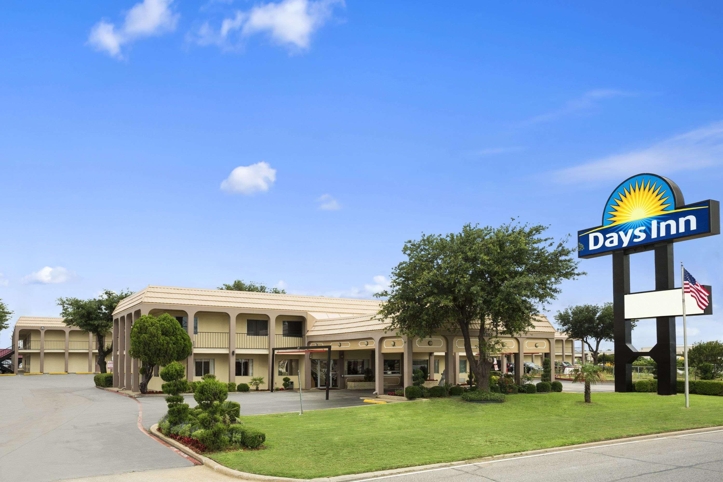 Days Inn By Wyndham Dallas Irving Exterior foto