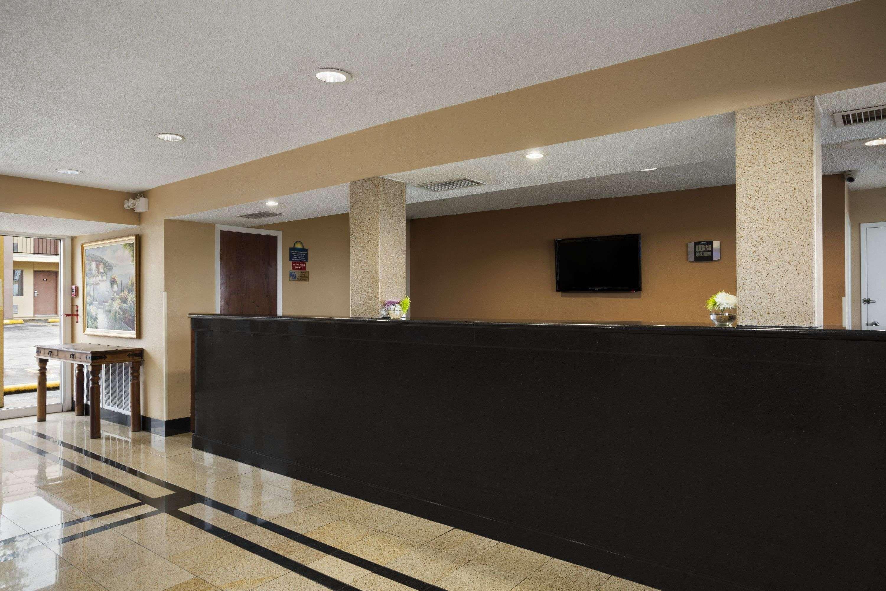 Days Inn By Wyndham Dallas Irving Exterior foto